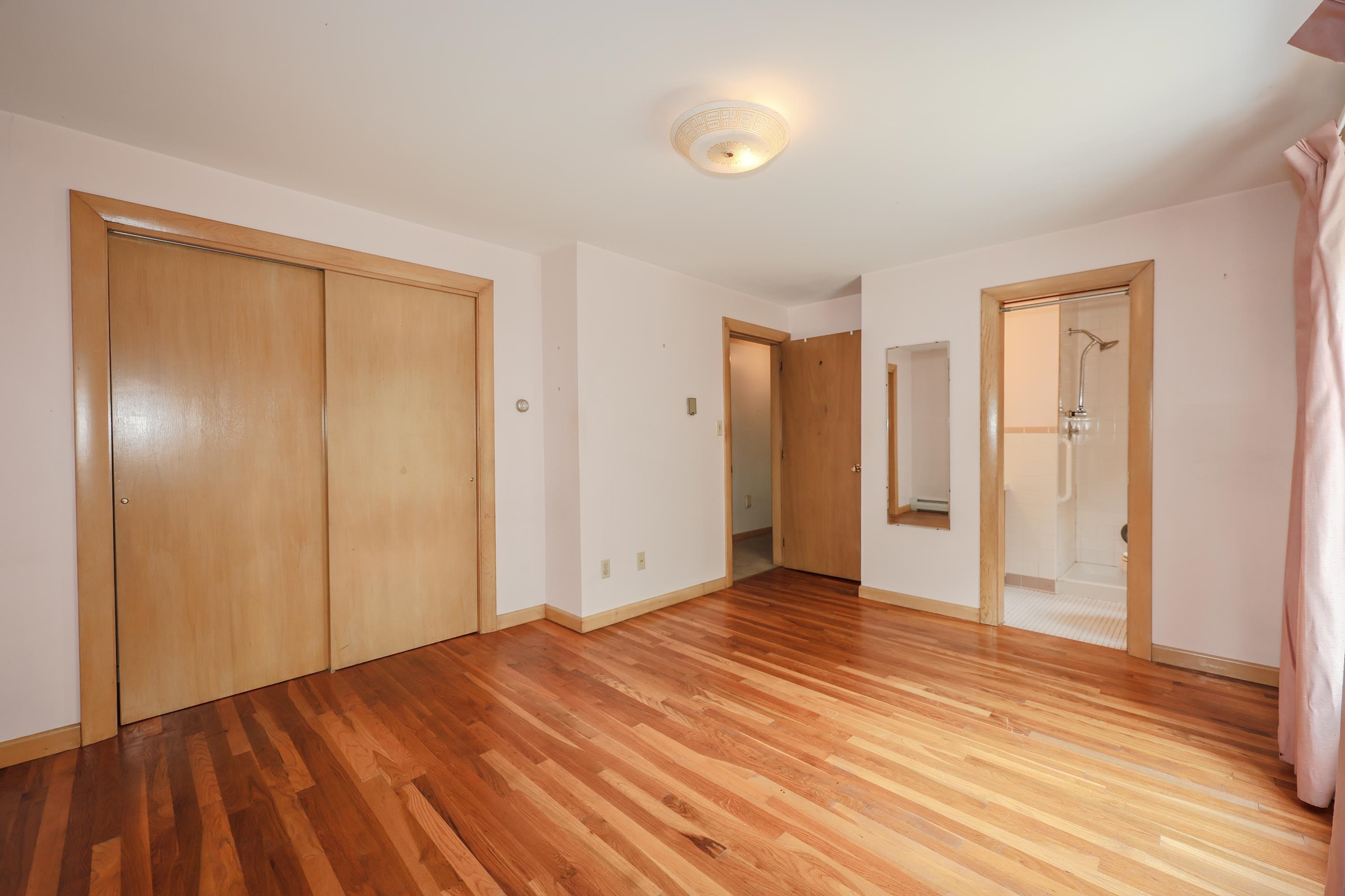 833 Mammoth Road Manchester, NH 03104 - Photo 11 of 40