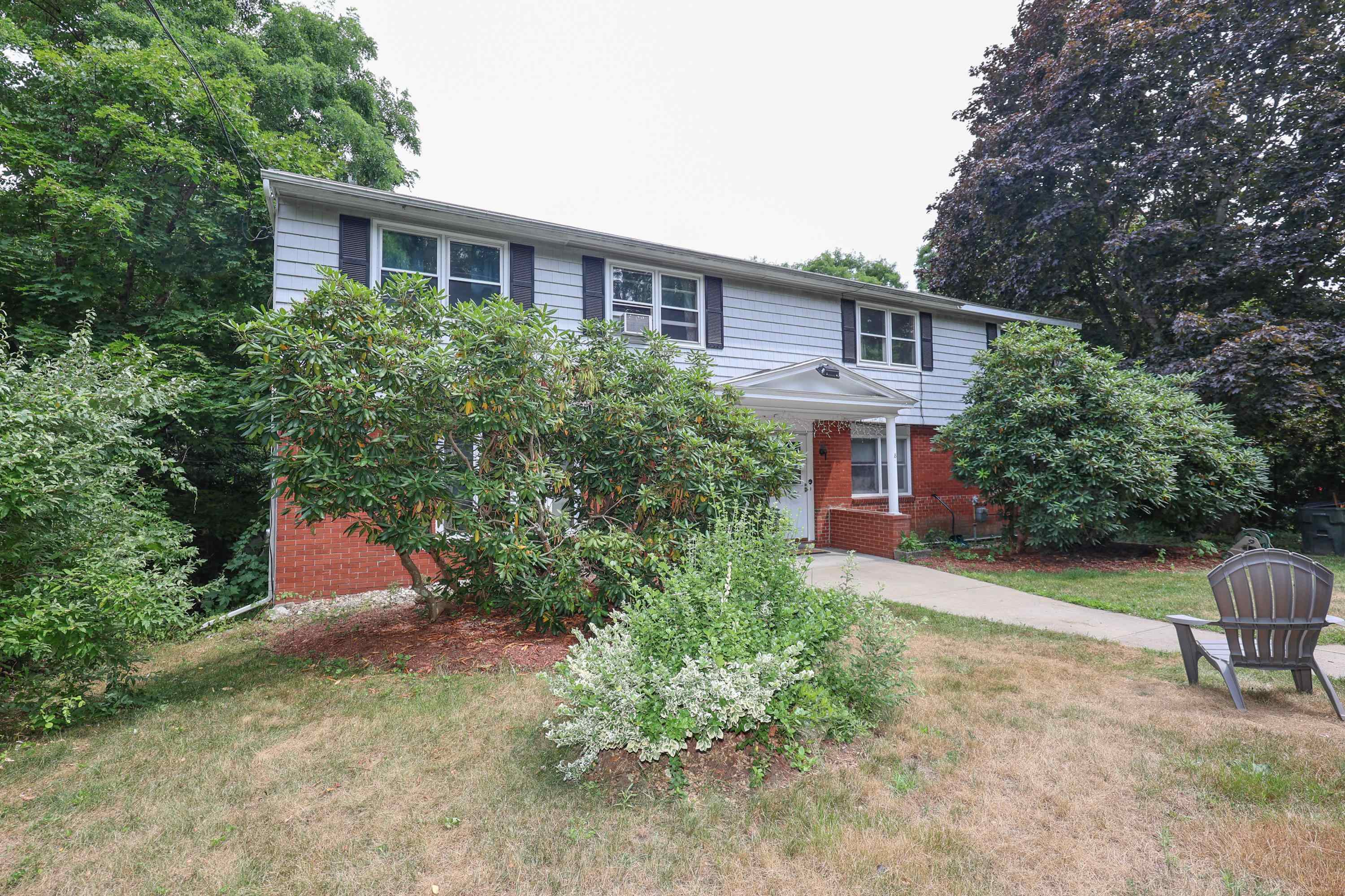 833 Mammoth Road Manchester, NH 03104 - Photo 2 of 40