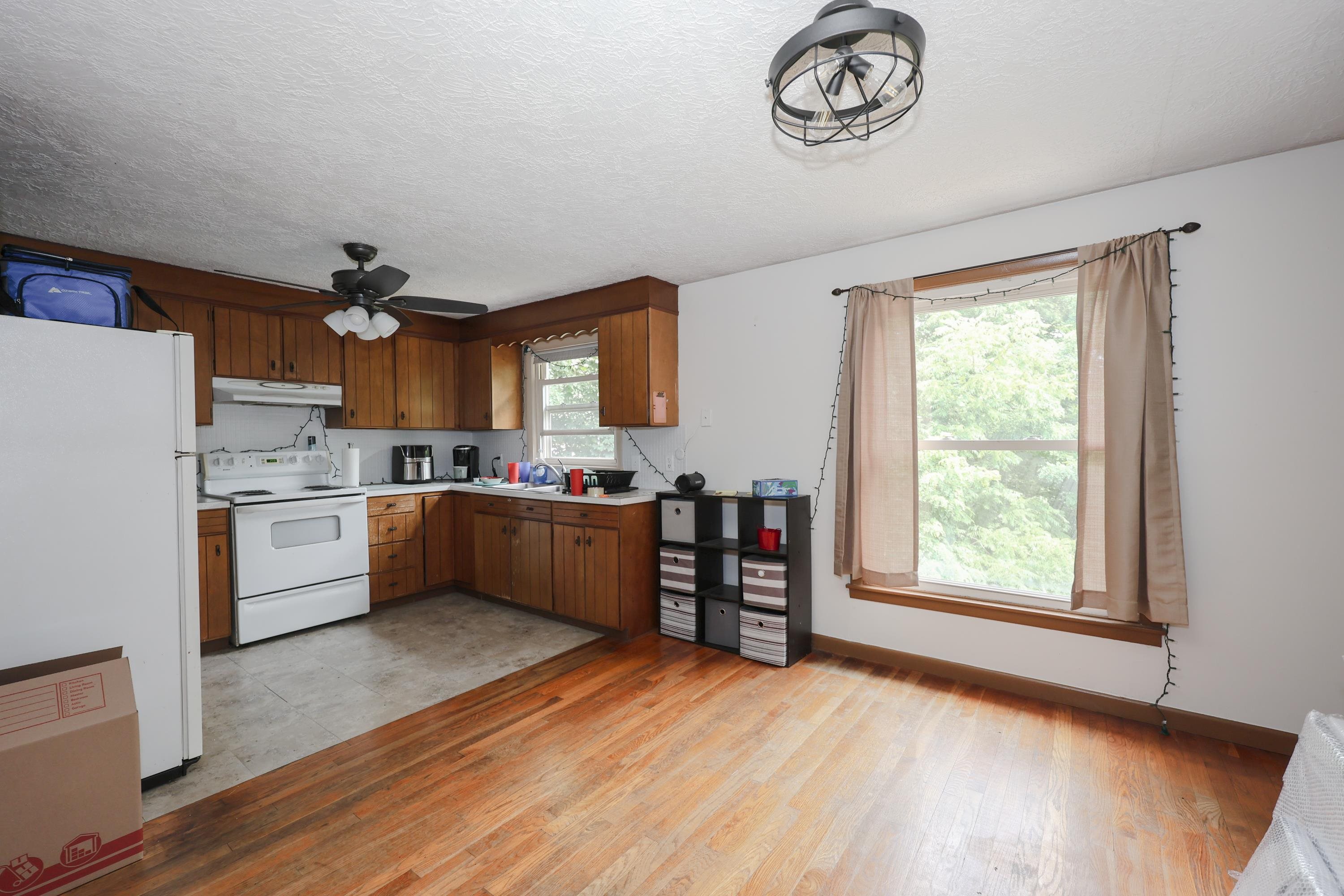 833 Mammoth Road Manchester, NH 03104 - Photo 22 of 40