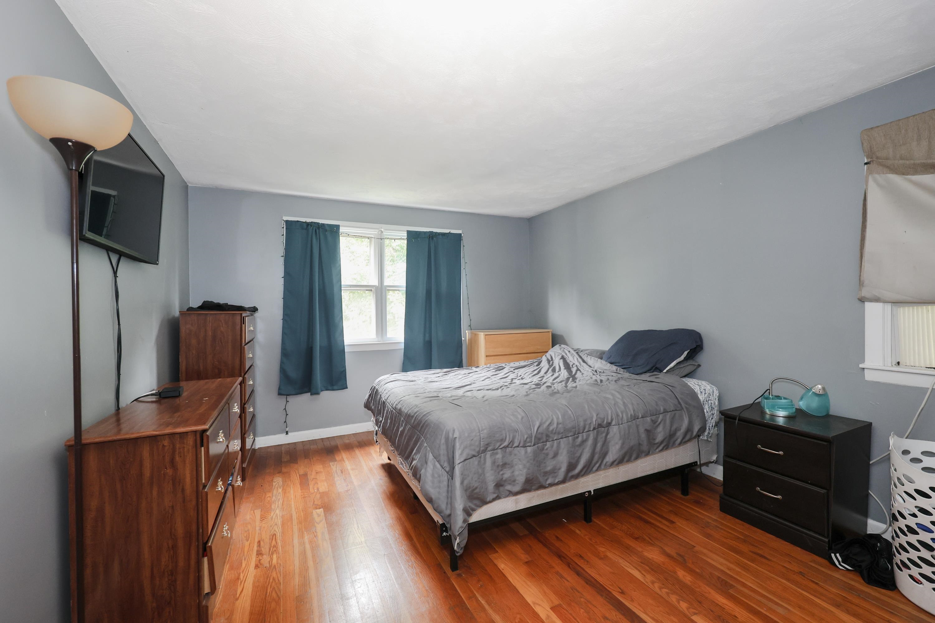 833 Mammoth Road Manchester, NH 03104 - Photo 25 of 40