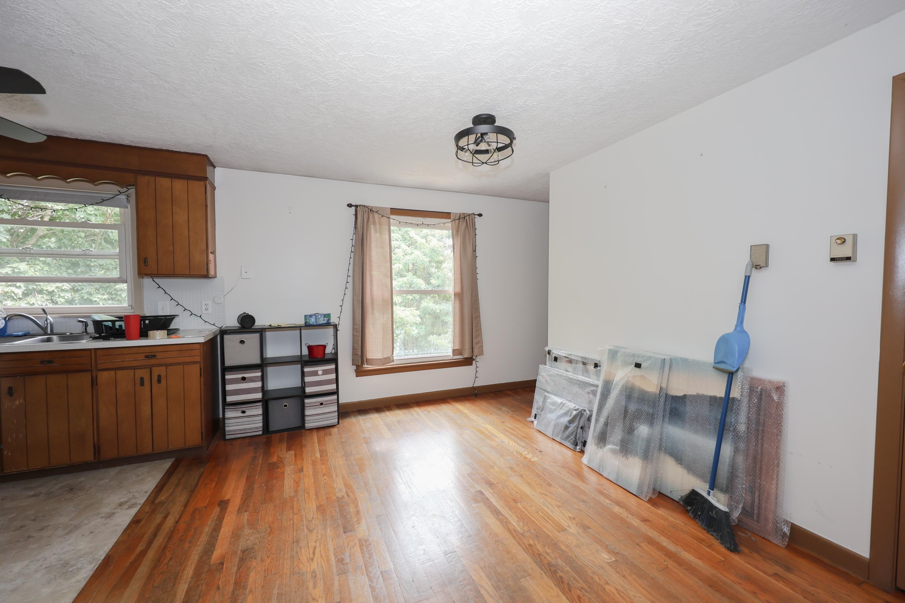 833 Mammoth Road Manchester, NH 03104 - Photo 26 of 40