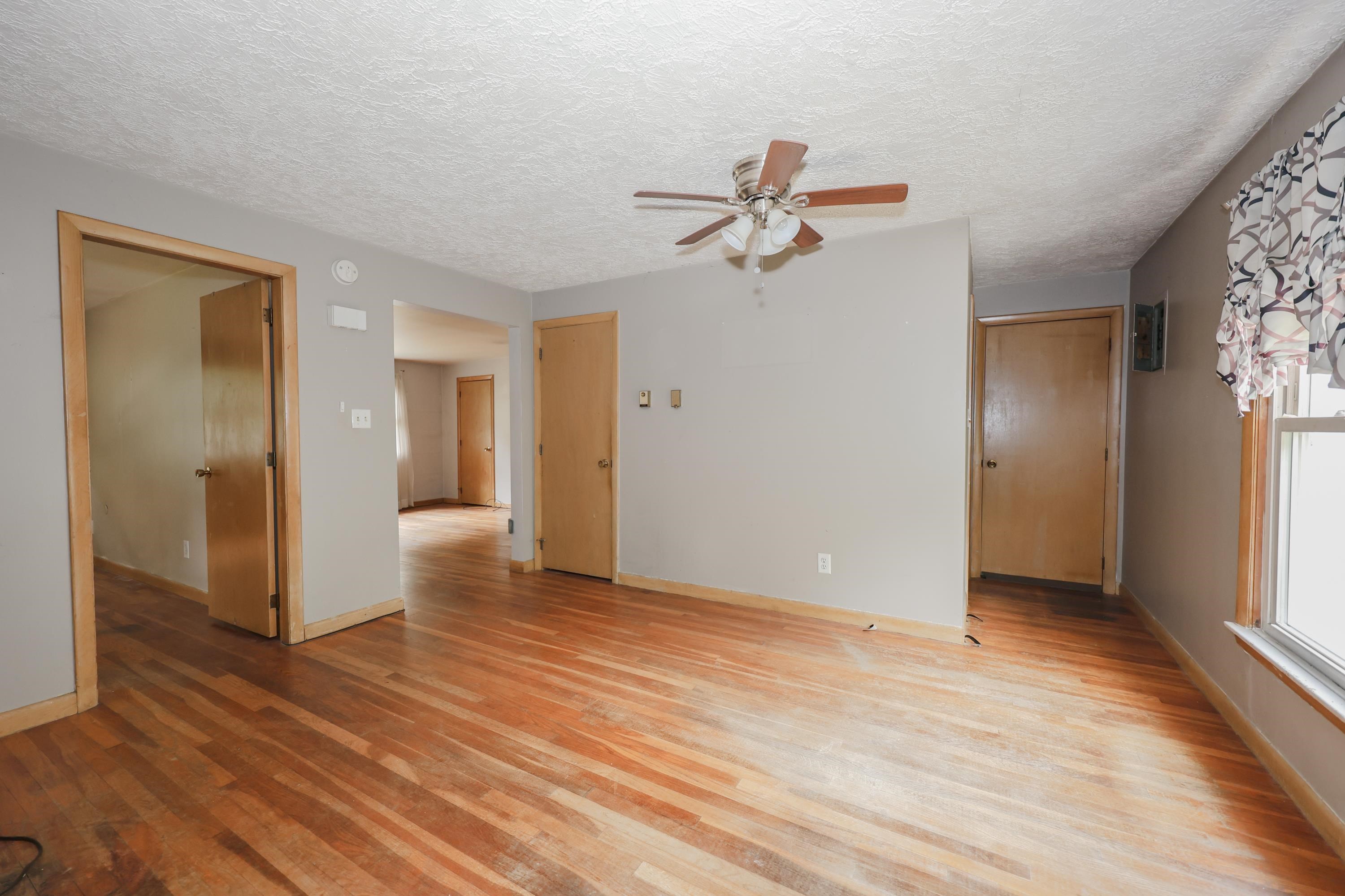 833 Mammoth Road Manchester, NH 03104 - Photo 28 of 40