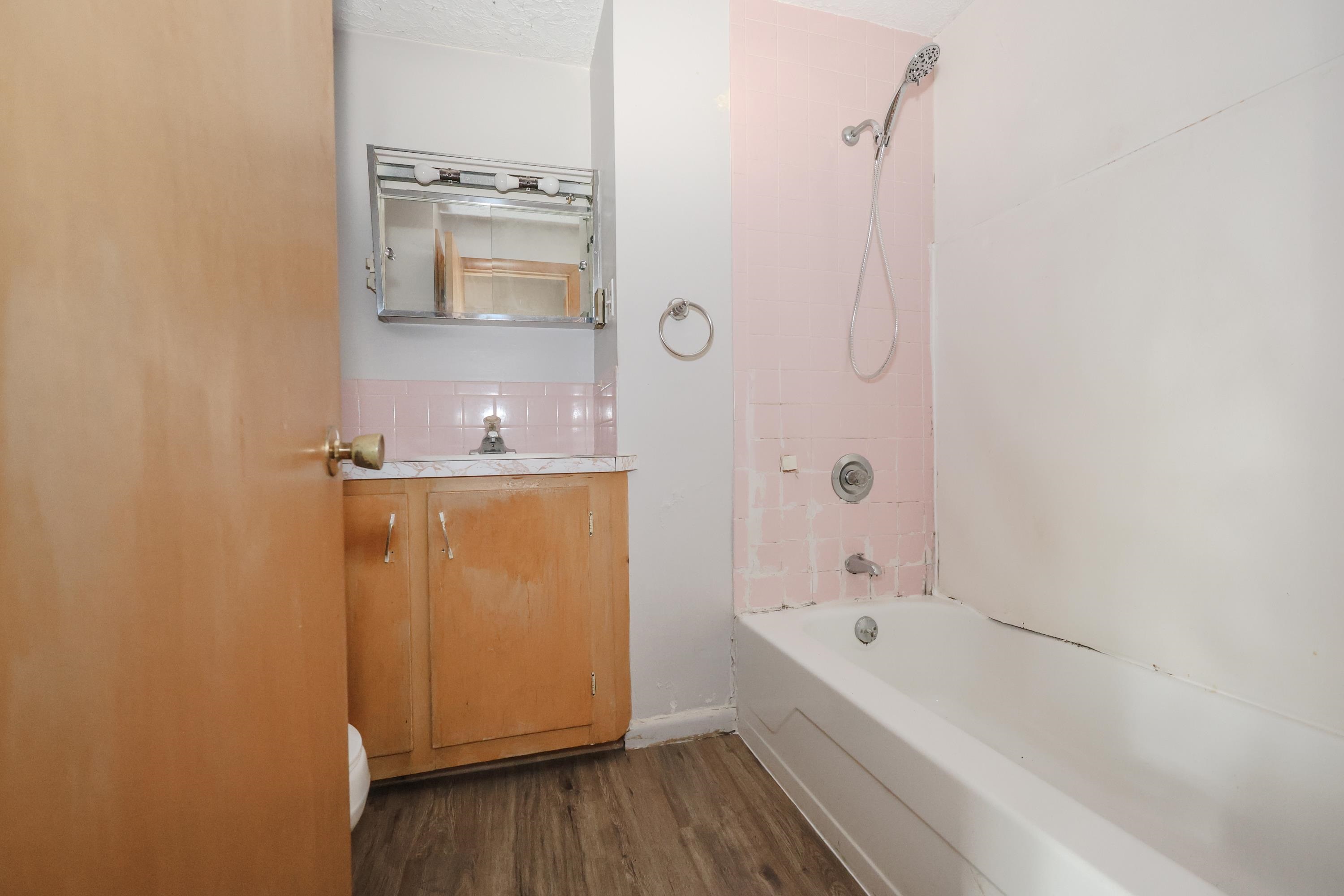 833 Mammoth Road Manchester, NH 03104 - Photo 32 of 40