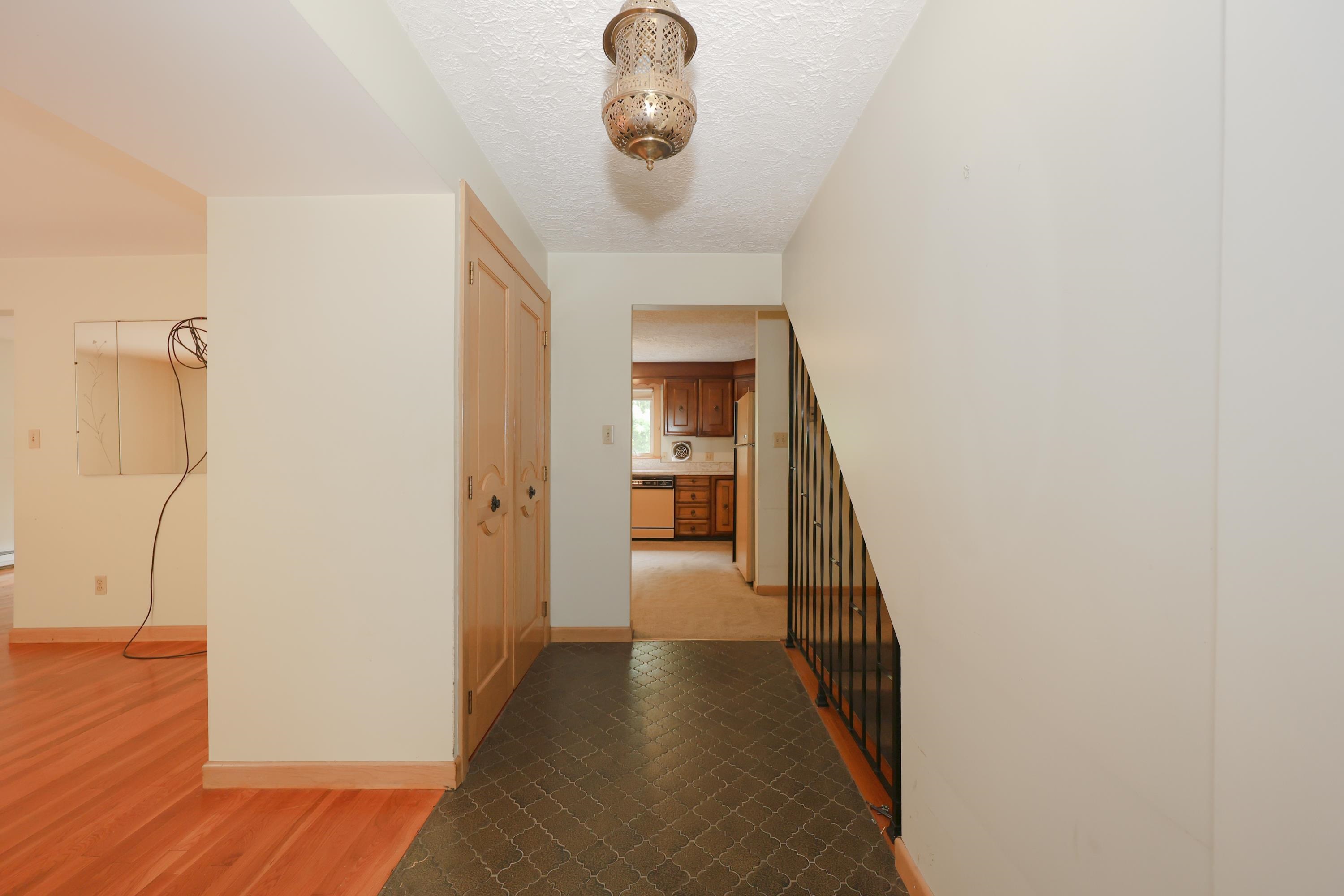 833 Mammoth Road Manchester, NH 03104 - Photo 36 of 40