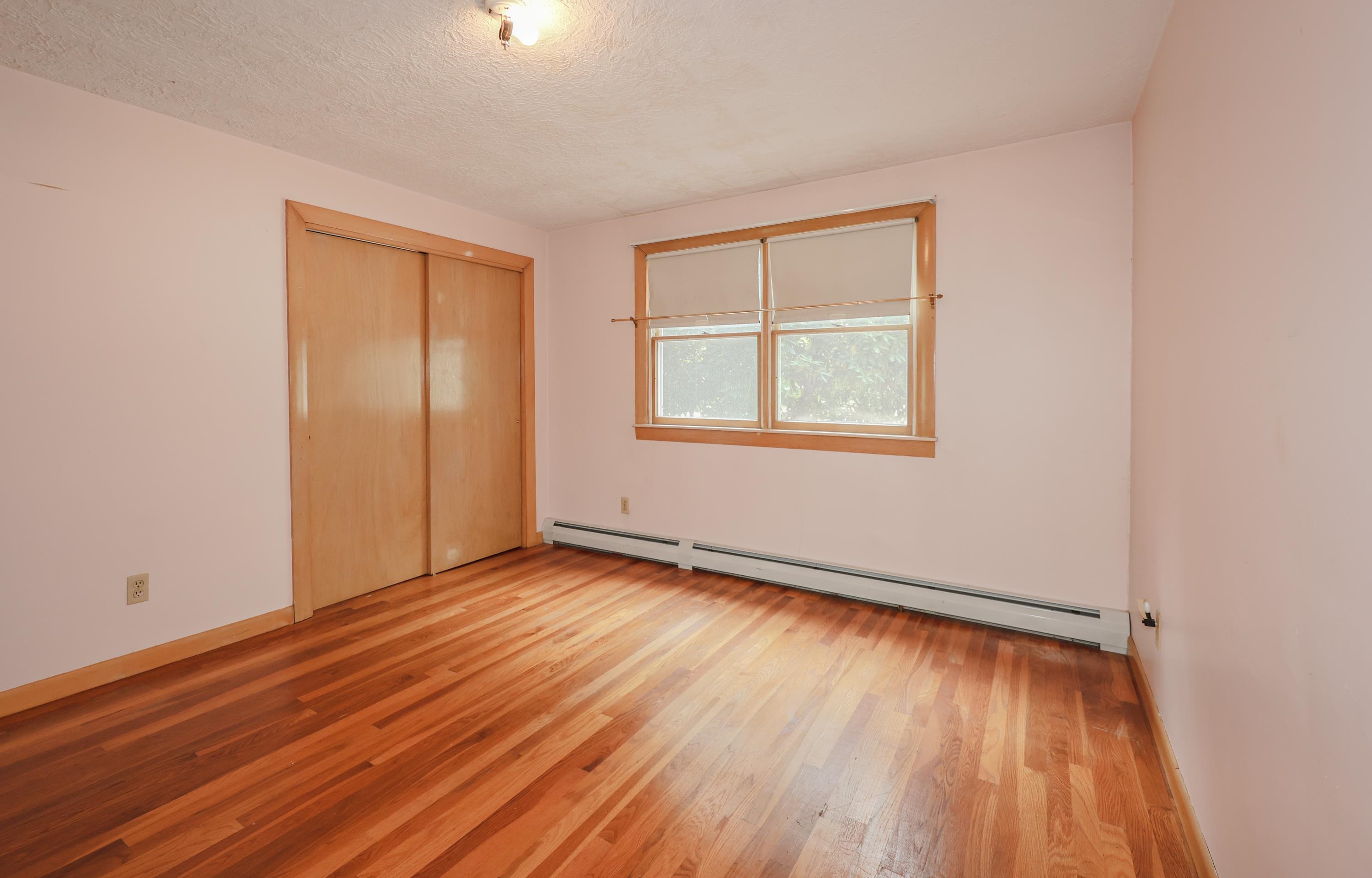 833 Mammoth Road Manchester, NH 03104 - Photo 6 of 40