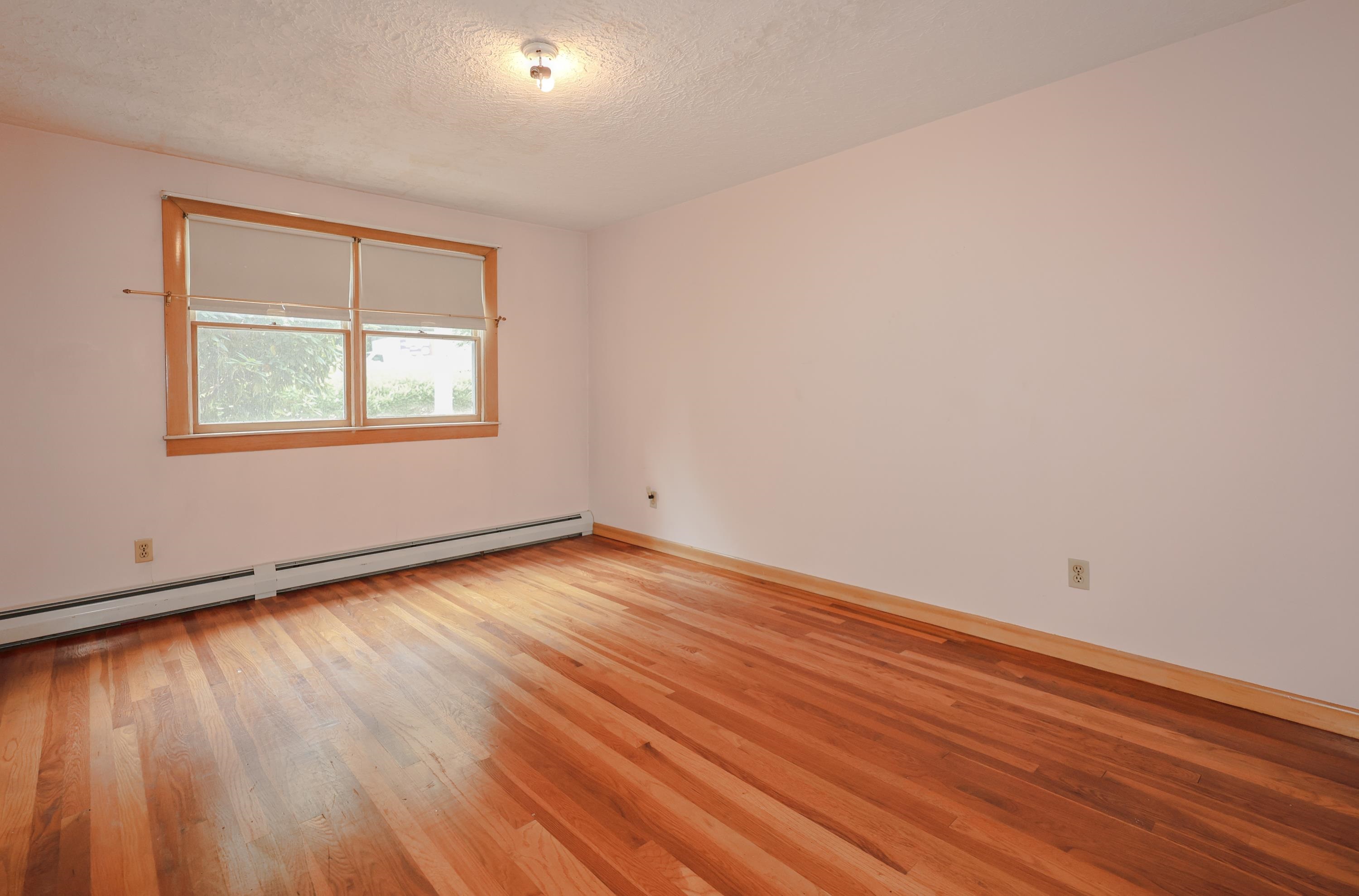 833 Mammoth Road Manchester, NH 03104 - Photo 7 of 40