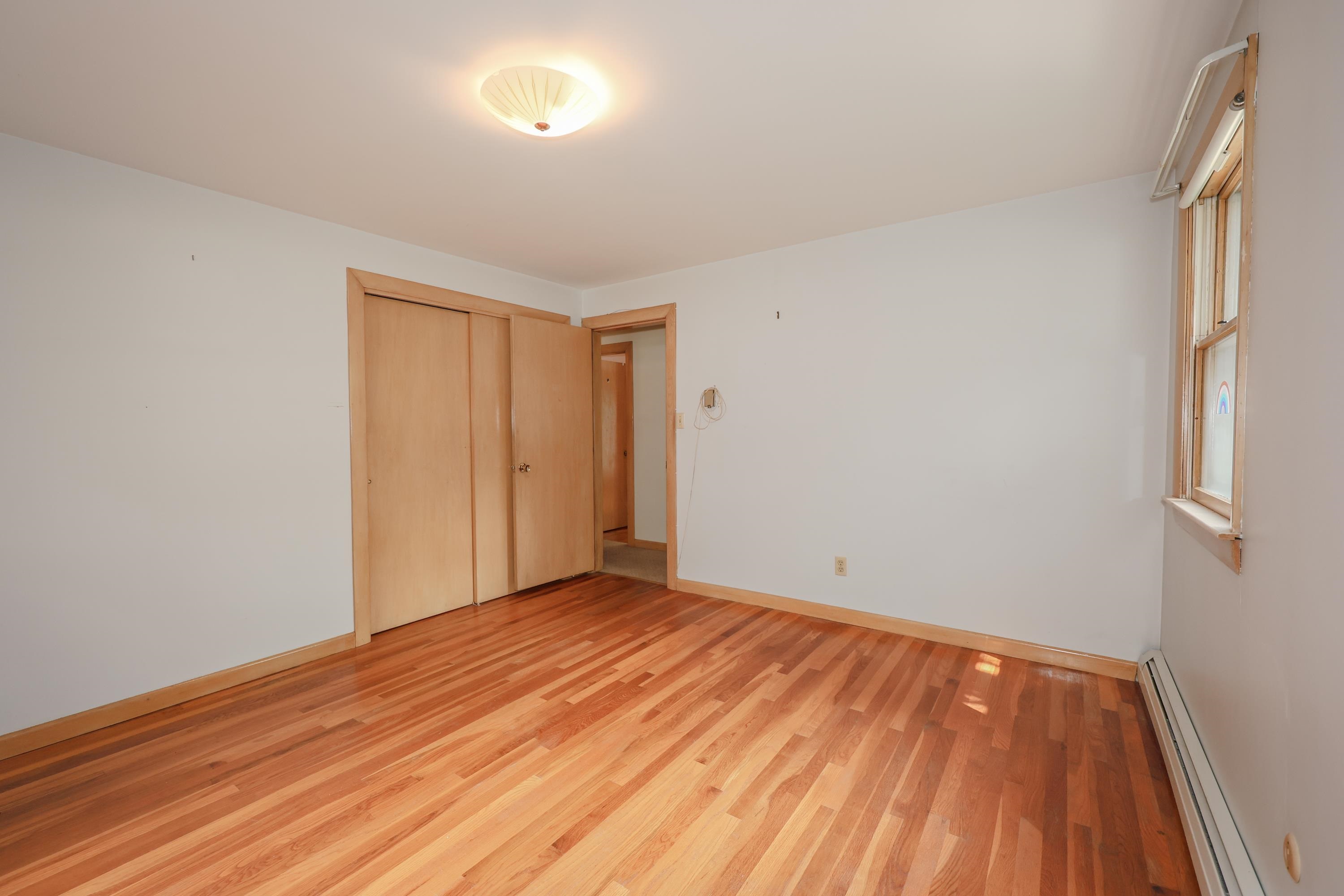 833 Mammoth Road Manchester, NH 03104 - Photo 8 of 40