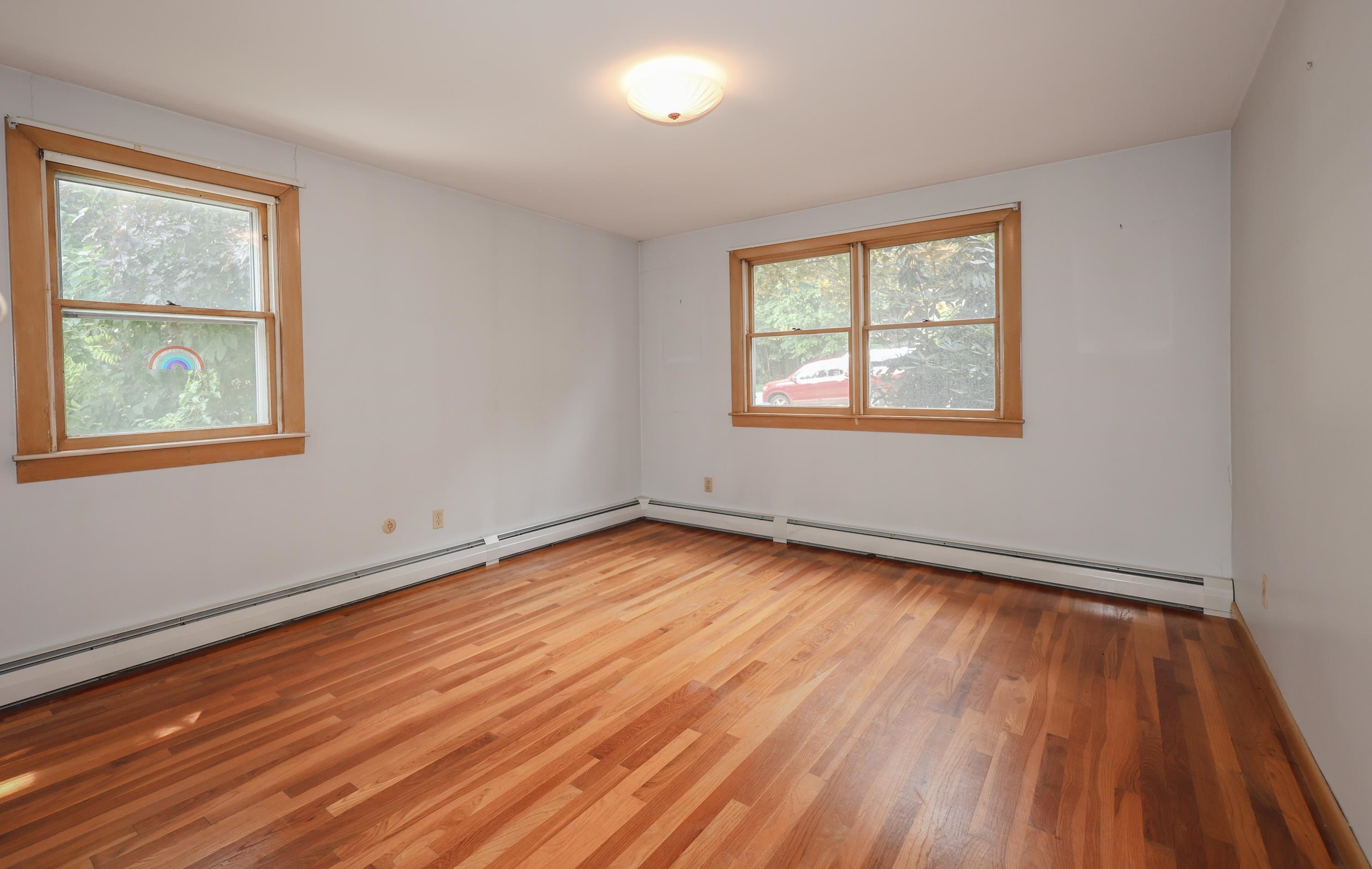 833 Mammoth Road Manchester, NH 03104 - Photo 9 of 40