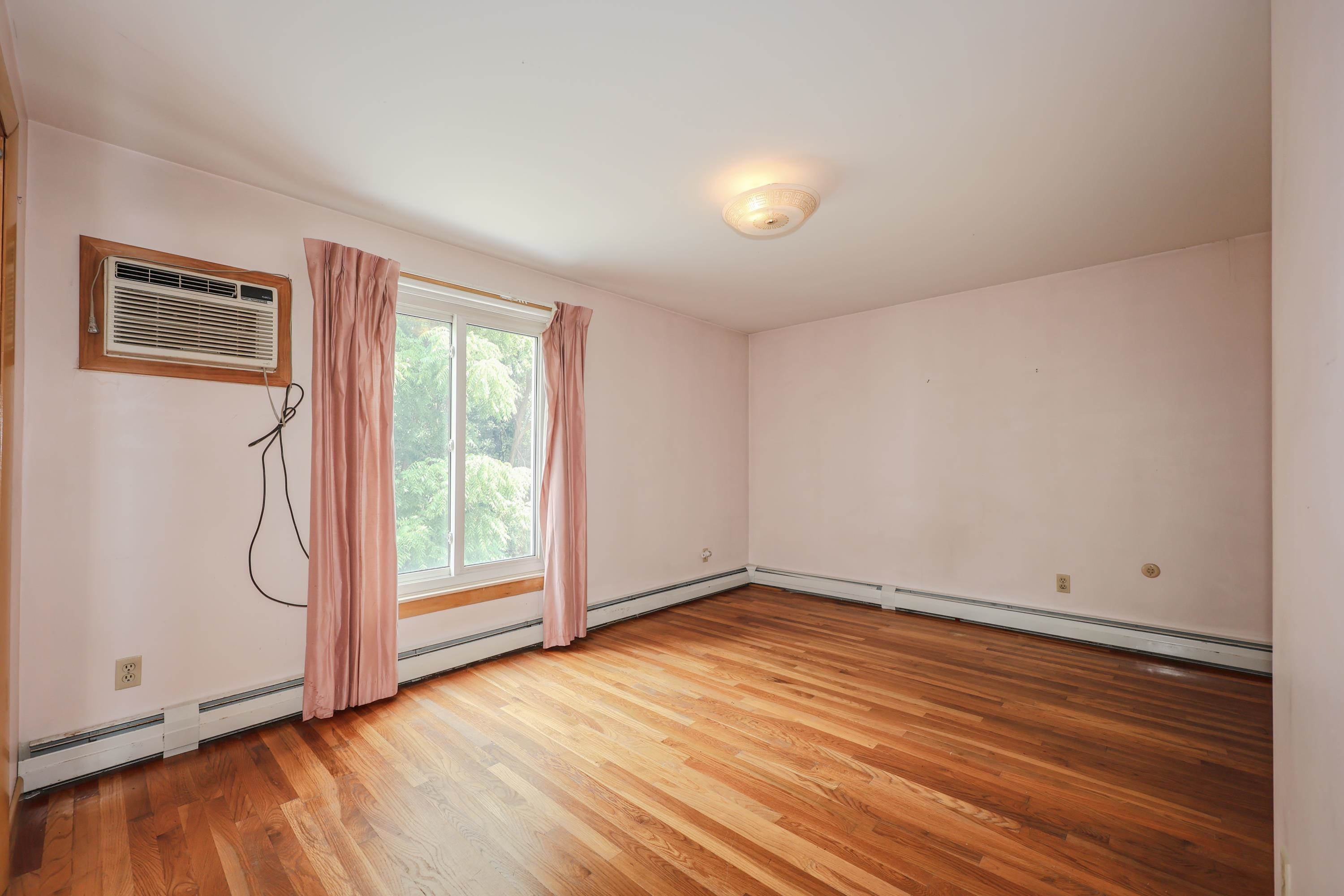 833 Mammoth Road Manchester, NH 03104 - Photo 10 of 40