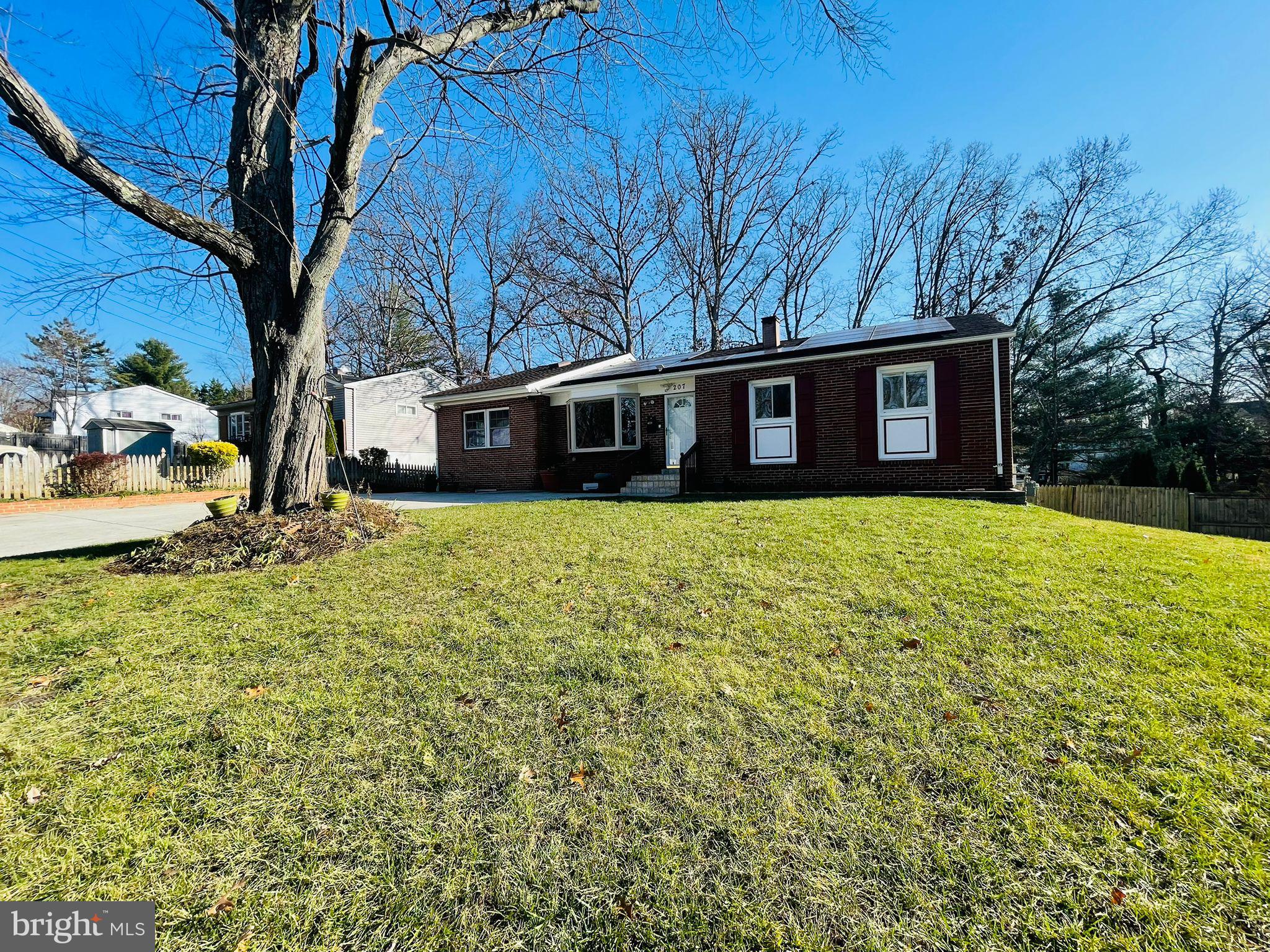 207 Oakton Road Gaithersburg, MD 20877 - Photo 2 of 14 Exterior