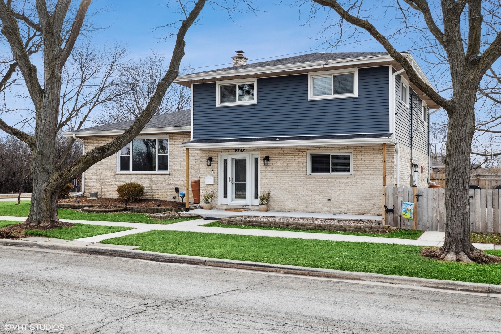 2558 5th Avenue North Riverside, IL 60546 - Photo 1 of 38