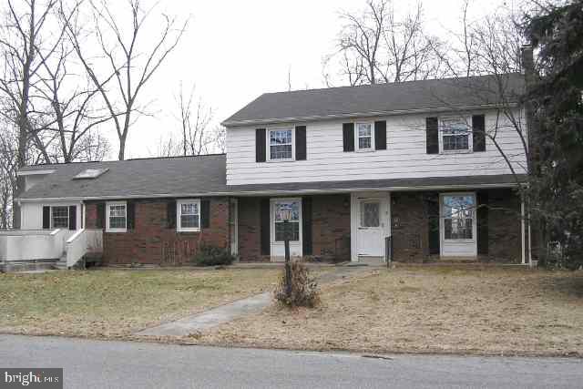 8 Oak Ridge Road Carlisle, PA 17015 - Photo 1 of 7 Gallery Image 1