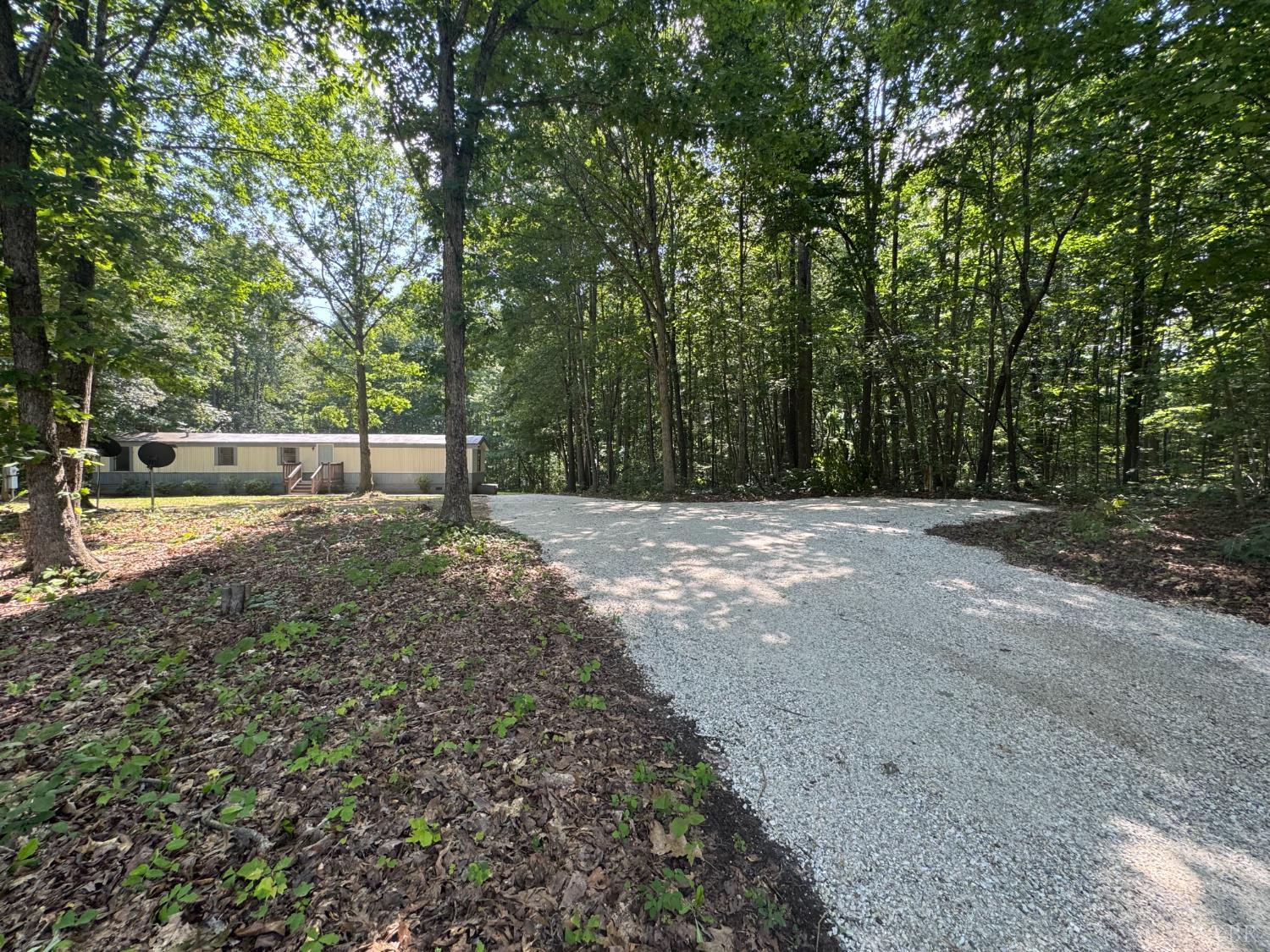 3687 Old Grist Mill Road Appomattox, VA 24522 - Photo 4 of 19 Gallery Image 4