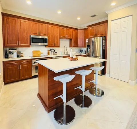 $3,500 | 6956 Julia Gardens Drive, Coconut Creek, FL 33073