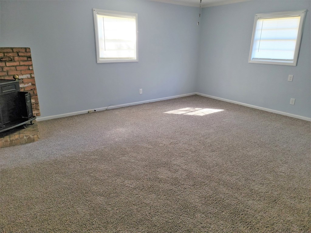2855 Barbara Road Columbus, GA 31907 - Photo 11 of 17 an empty room with windows