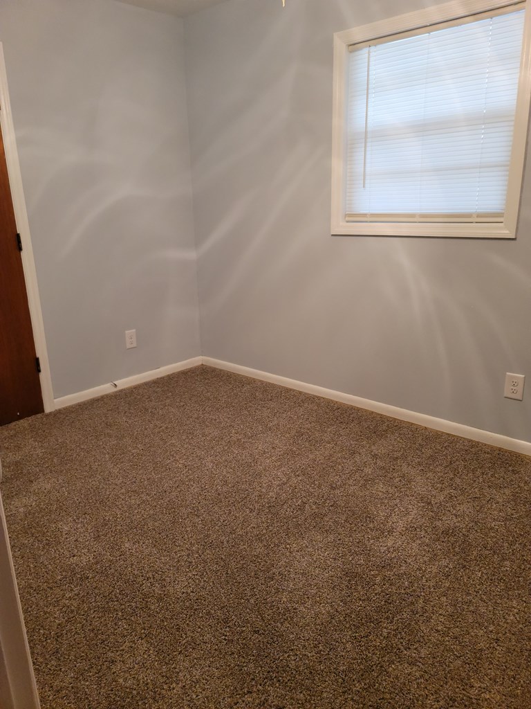 2855 Barbara Road Columbus, GA 31907 - Photo 10 of 17 an empty room with a window