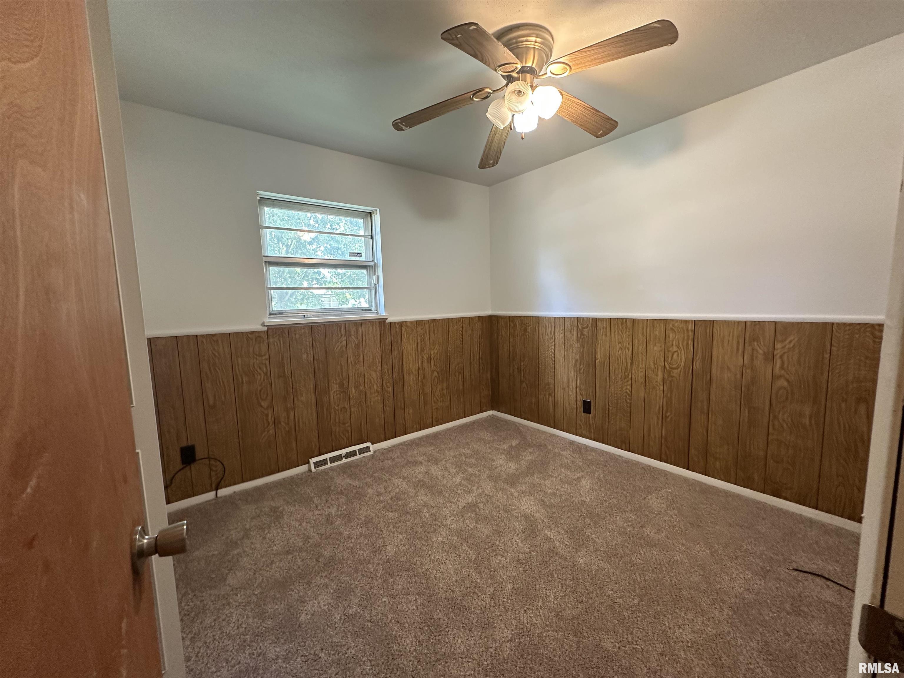 2325 Sutherland Road Springfield, IL 62702 - Photo 9 of 13
