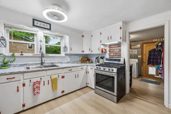 $200,000 | 108 King Drive East, Fayetteville, TN 37334