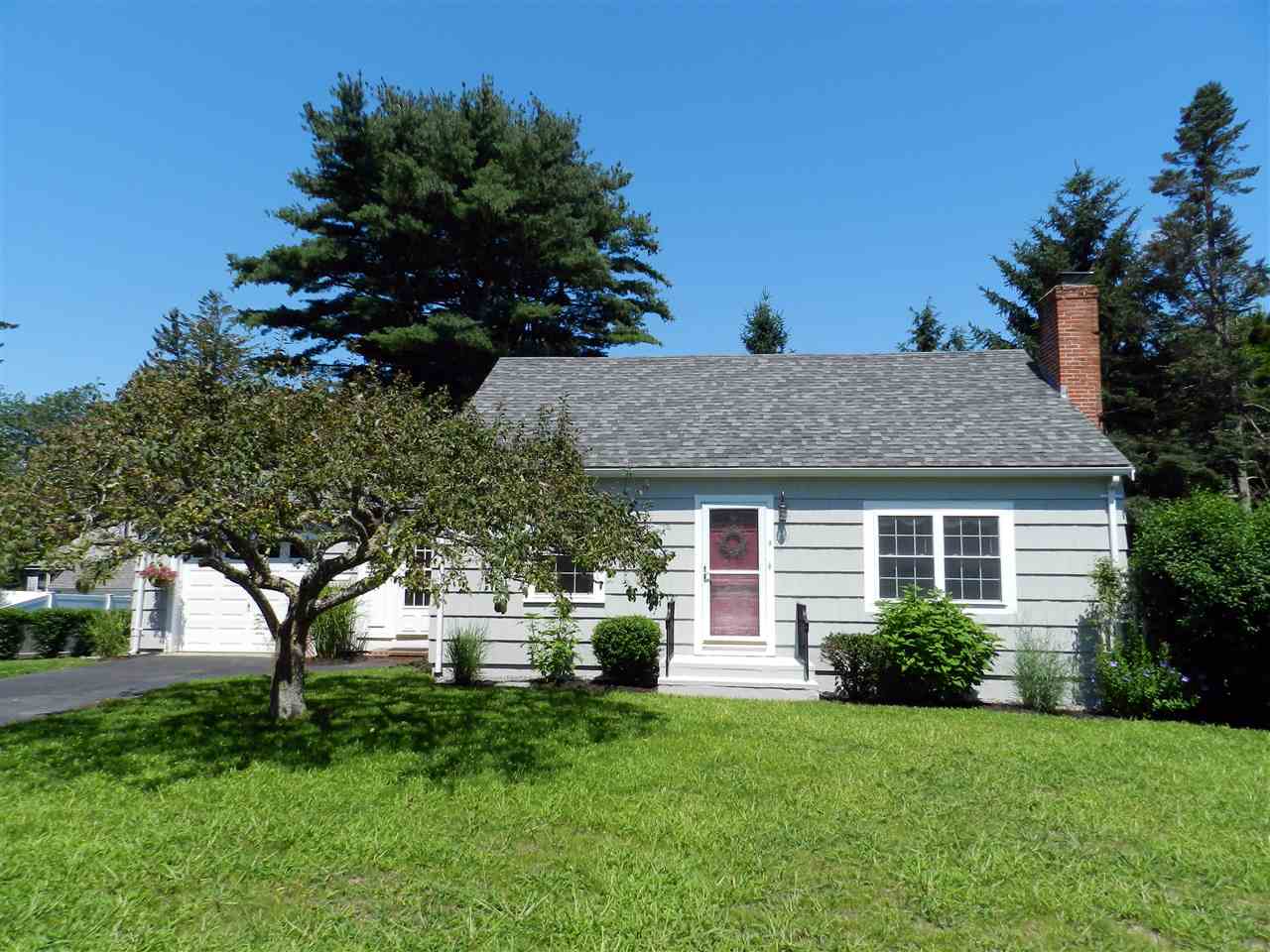 9 Thomsen Road Hampton, NH 03842 - Photo 1 of 40