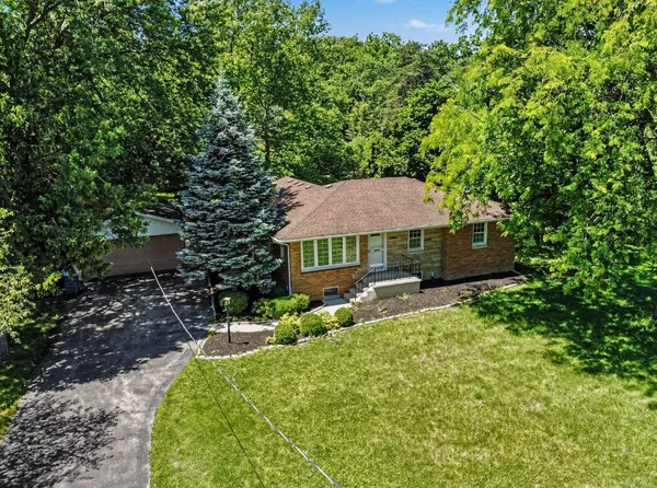 $390,000 | 750 North 200 West, Valparaiso, IN 46385