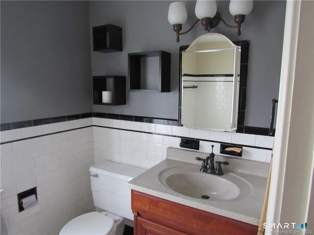 36 Rochford Avenue Hamden, CT 06514 - Photo 23 of 36