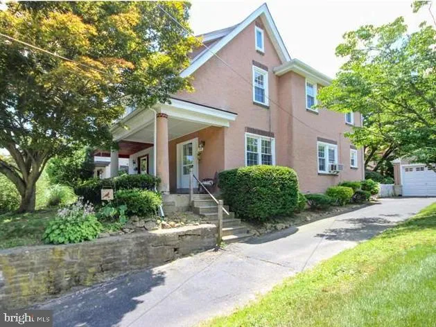 $375,000 | 208 Harwicke Road, Springfield, PA 19064