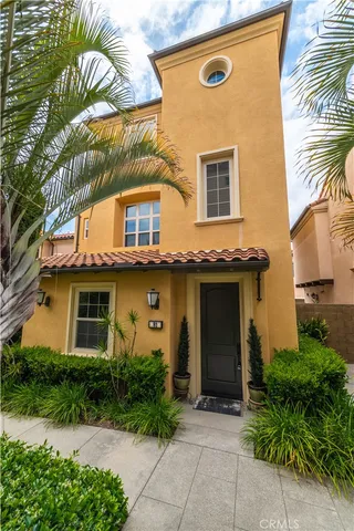 $1,390,000 | 81 Strawberry Grove, Irvine, CA 92620