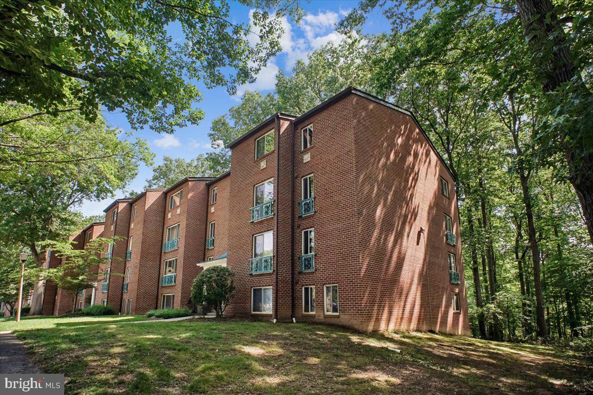 11805 Breton Court, Unit 1A Reston, VA 20191 - Photo 2 of 22 11805 Breton Ct
