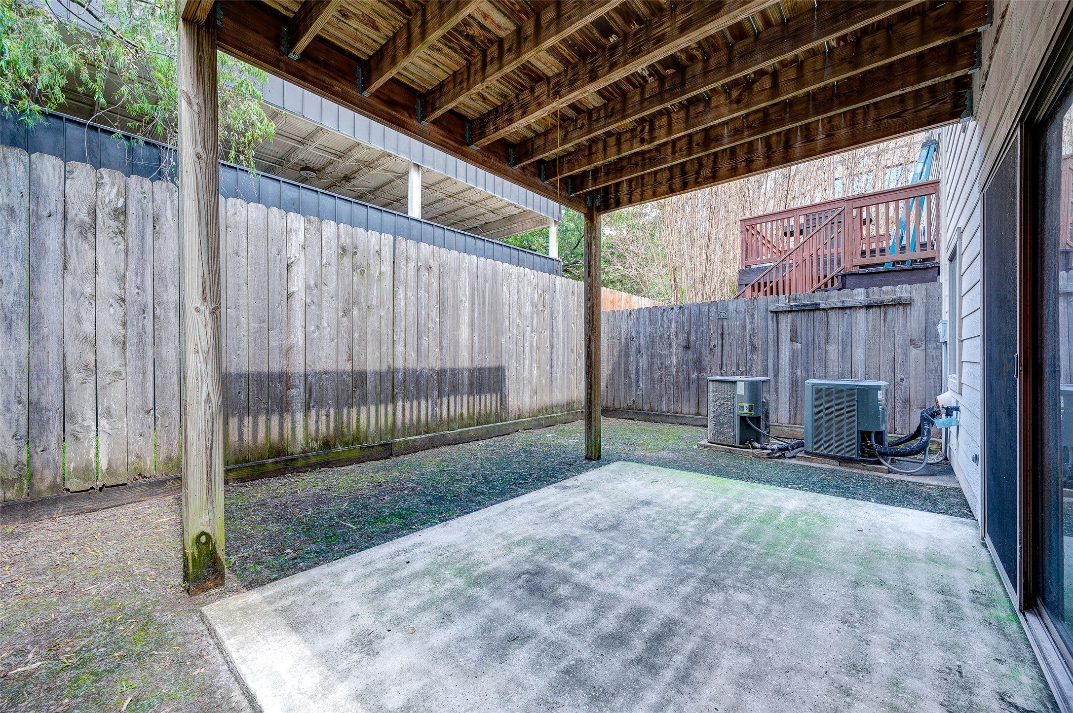 1729 Reinerman Street Houston, TX 77007 - Photo 12 of 31 Patio/deck off the downstairs bedroom