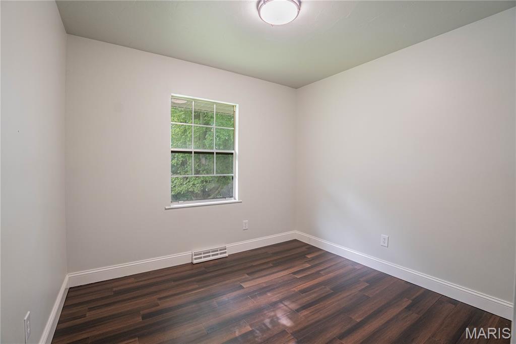230 Ridge Drive Chester, IL 62233 - Photo 15 of 28 Gallery Image 15