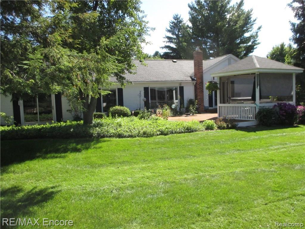 5196 Aintree Road Rochester, MI 48306 - Photo 2 of 37 38.JPG