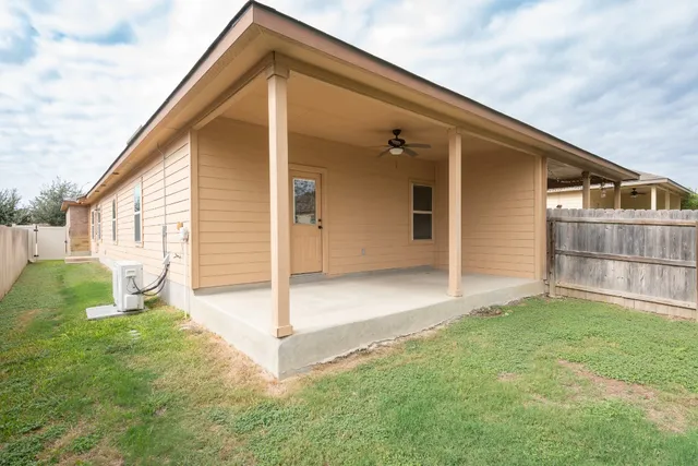 $1,550 | 448 Jack Rabbit Lane, Unit B, Buda, TX 78610