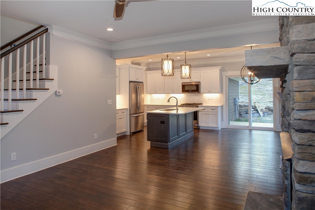 446 Ransom Street Blowing Rock, NC 28605 - Photo 6 of 25 Gallery Image 6
