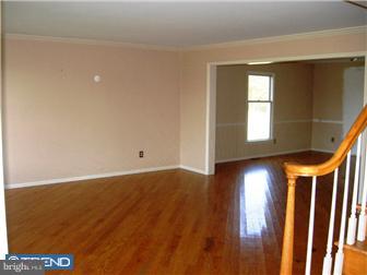 232 Jefferson Road Elmer, NJ 08318 - Photo 3 of 11 Living Room
