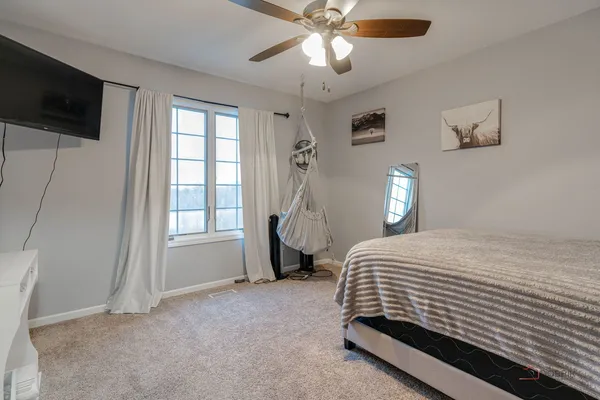 $425,900 | 285 Regency Court, Unit B, Wauconda, IL 60084