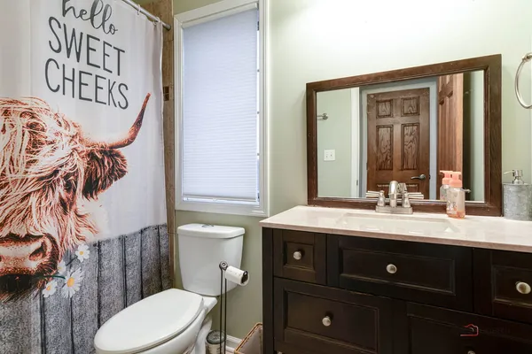 $425,900 | 285 Regency Court, Unit B, Wauconda, IL 60084