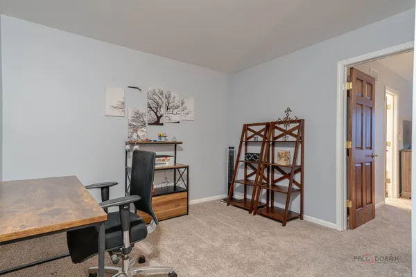 $425,900 | 285 Regency Court, Unit B, Wauconda, IL 60084