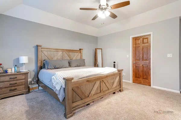 $425,900 | 285 Regency Court, Unit B, Wauconda, IL 60084