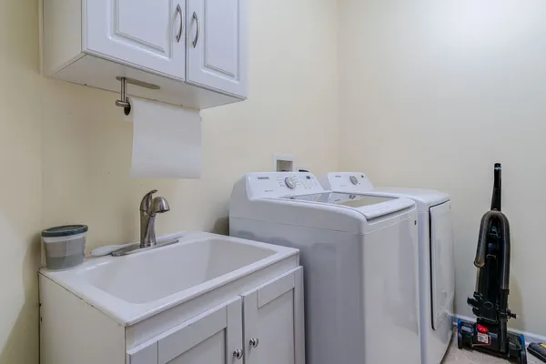 $425,900 | 285 Regency Court, Unit B, Wauconda, IL 60084