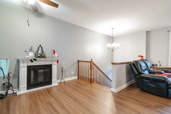 $425,900 | 285 Regency Court, Unit B, Wauconda, IL 60084