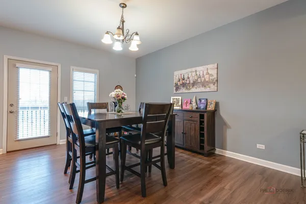 $425,900 | 285 Regency Court, Unit B, Wauconda, IL 60084