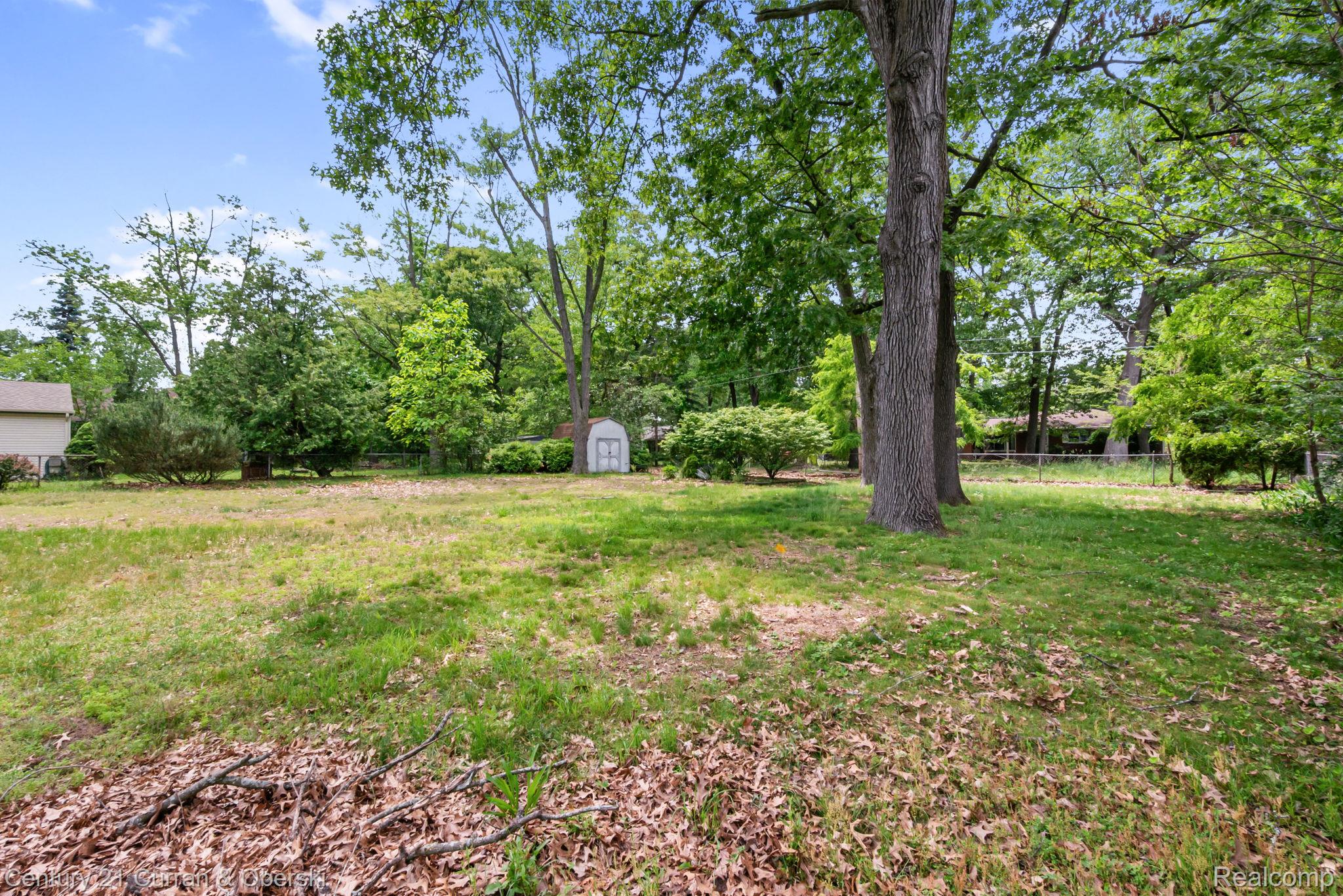 2374 Lakena Road West Bloomfield, MI 48324 - Photo 8 of 60 8-web-or-mls-P2630661.jpg