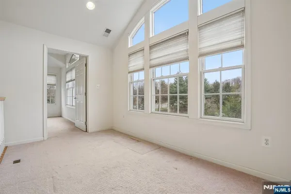 $689,000 | 204 Edmonton Court, Unit 67, Livingston, NJ 07039