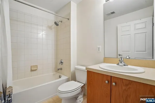 $689,000 | 204 Edmonton Court, Unit 67, Livingston, NJ 07039