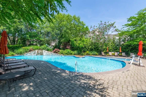 $689,000 | 204 Edmonton Court, Unit 67, Livingston, NJ 07039