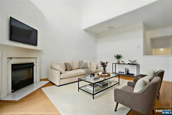 $689,000 | 204 Edmonton Court, Unit 67, Livingston, NJ 07039