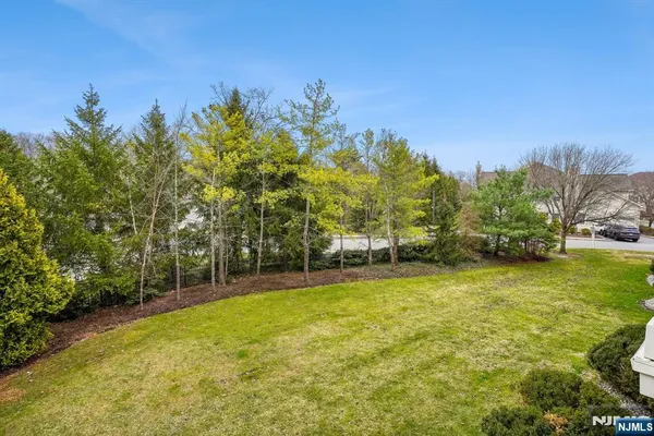 $689,000 | 204 Edmonton Court, Unit 67, Livingston, NJ 07039