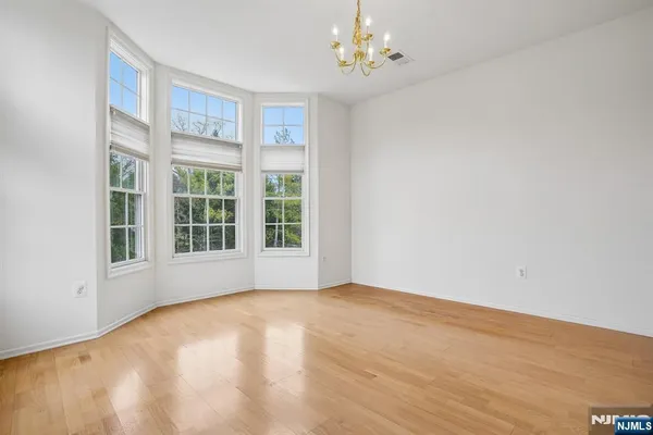 $689,000 | 204 Edmonton Court, Unit 67, Livingston, NJ 07039