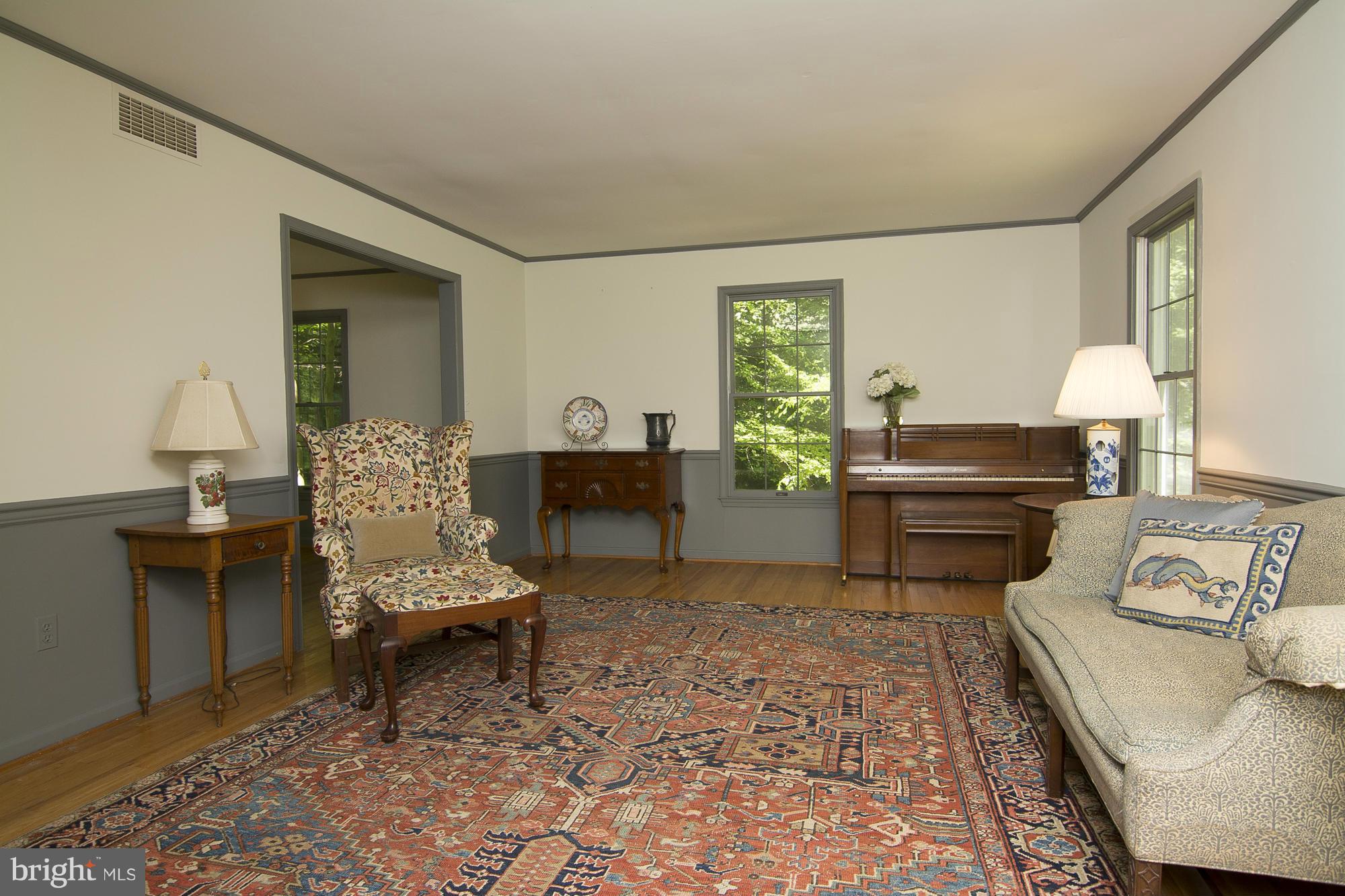 1606 Ridout Road Annapolis, MD 21409 - Photo 6 of 26 Living Room