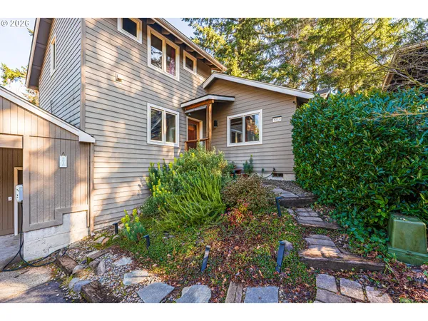 $649,000 | 3010 Hendricks Hill Drive, Eugene, OR 97403